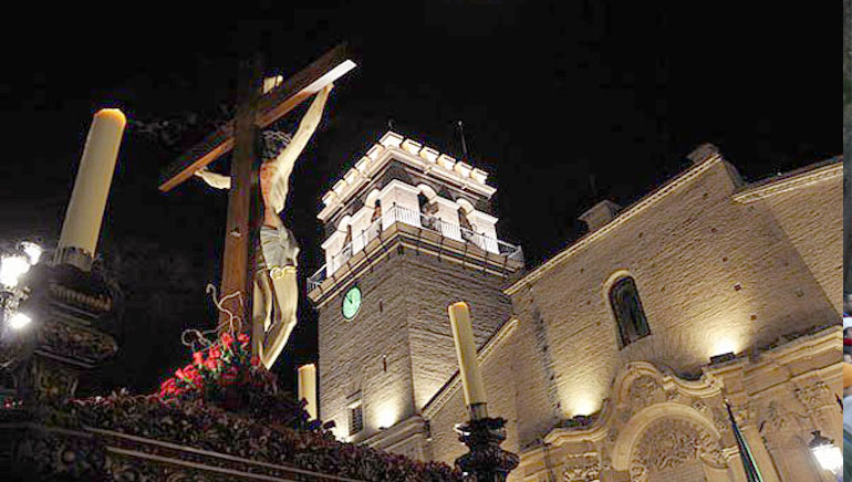 A finales de ao el Ayuntamiento acord conceder una subvencin de 8.000 euros al Cabildo por la Semana Santa 2.017